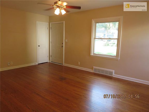 Entrance / Living Room