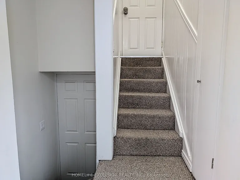 4 Albert St — Photo 23