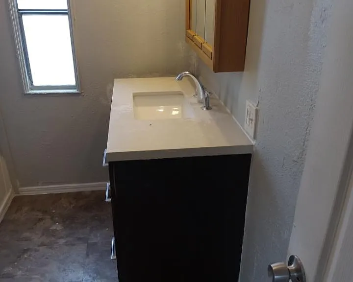 2830 E Hearne Ave — Photo 2