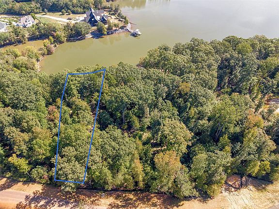 2nd image of 617 Waterton Trl