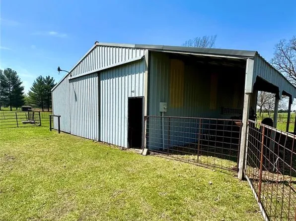 902 Bridge Rd, Belle, MO 65013