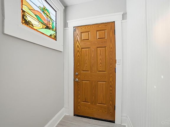 4th image of 3244 Glenmore Ave