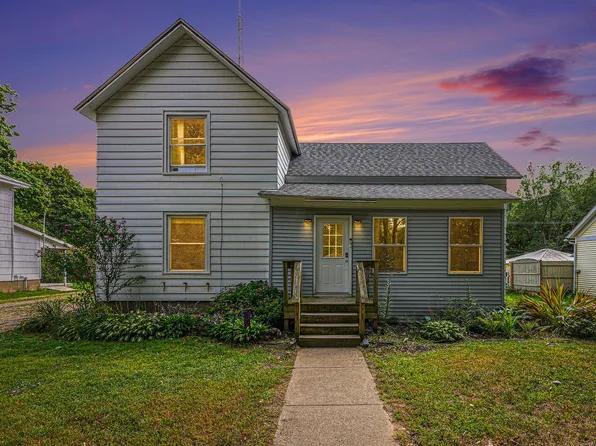 320 E Orchard St, Delton, MI 49046