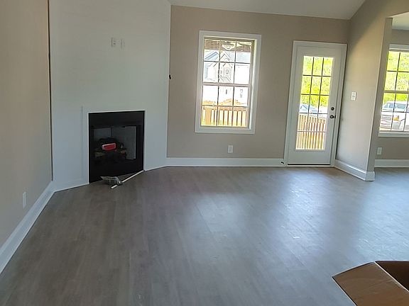 3rd image of 200 Chalet Hls Lot 200