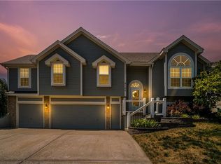 8100 NE 111th St, Kansas City, MO 64157