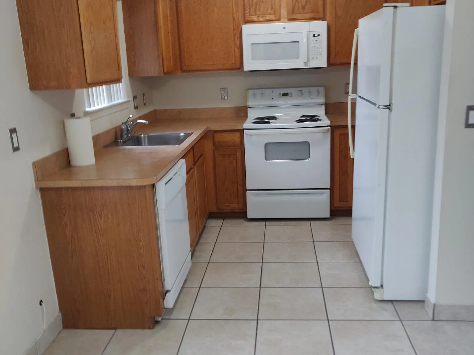 1 bed, 900 sqft, $1,150 — Photo 2