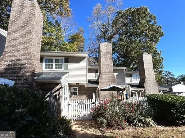 554 Picketts Bend Cir, Marietta, GA 30008