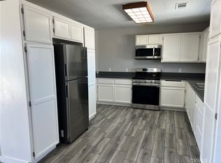 12397 Kiowa Rd, Apple Valley, CA 92308