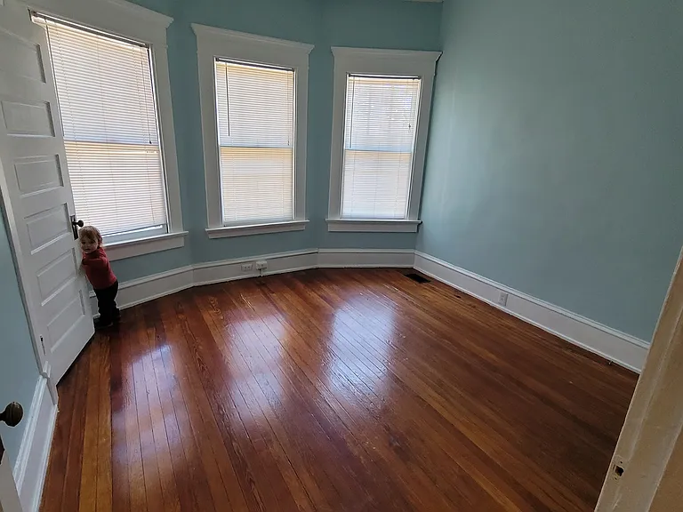 290 8th St NE #3 — Photo 2