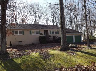 1224 Harmony Dr, East Stroudsburg, PA