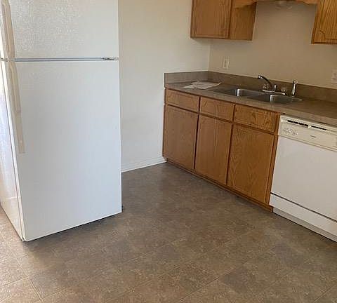 3rd image of 4201 Primrose Dr Unit D