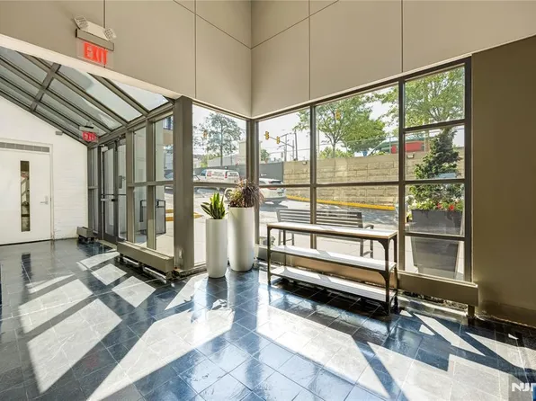 100 Manhattan Ave APT 910, Union City, NJ 07087