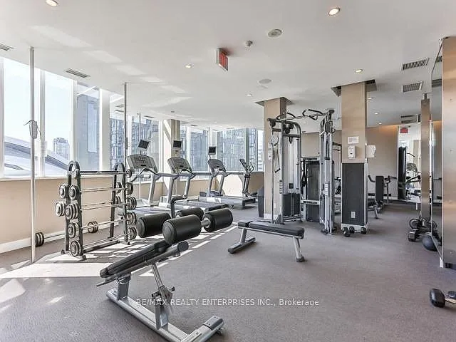 250 Wellington St W #436 — Photo 42