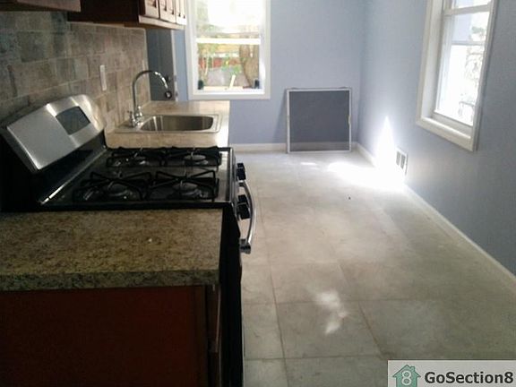 5th image of 380 Avon Ave APT 1