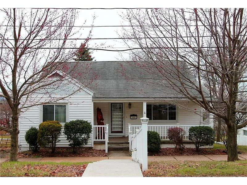 1368 Water St photo 1