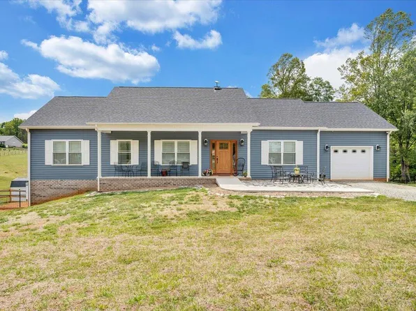 131 Belvior Cir, Moneta, VA 24121