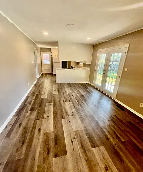 1205 Thomwal St — Photo 10