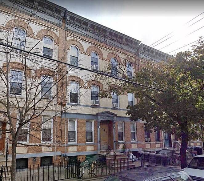 2nd image of 1858 Madison St