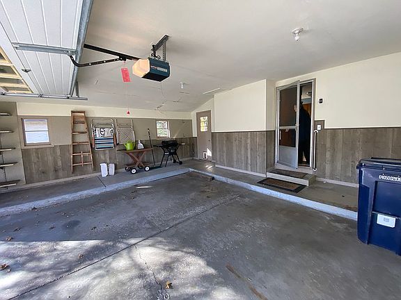 3rd image of 2437 Danbury Dr SE