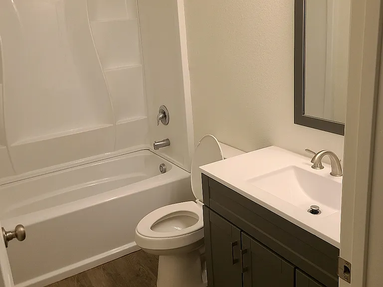 410 S Adams Ave — Photo 6