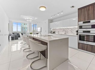 Paramount Miami Worldcent, Miami, FL 33132