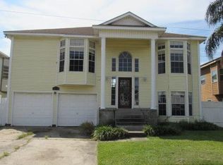 228 Southwood Dr, Gretna, LA 70056