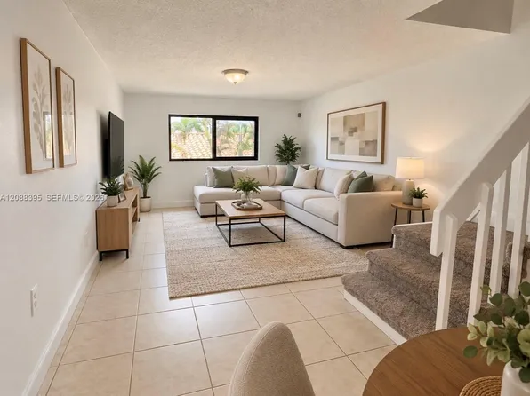 180 Royal Palm Rd APT 218, Hialeah Gardens, FL 33016