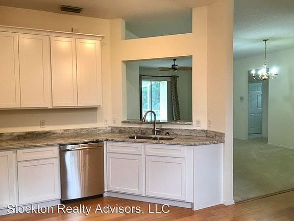 3rd image of 1482 Millbrook Cir