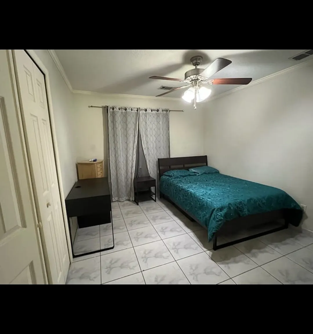 3 bed, 1350 sqft, $700 — Photo 2