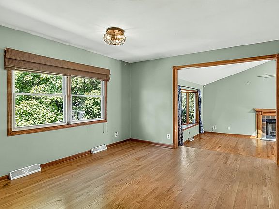 5th image of 2105 W Bedford Rd