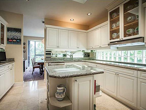 Breathtaking Swan Lake Townhome!