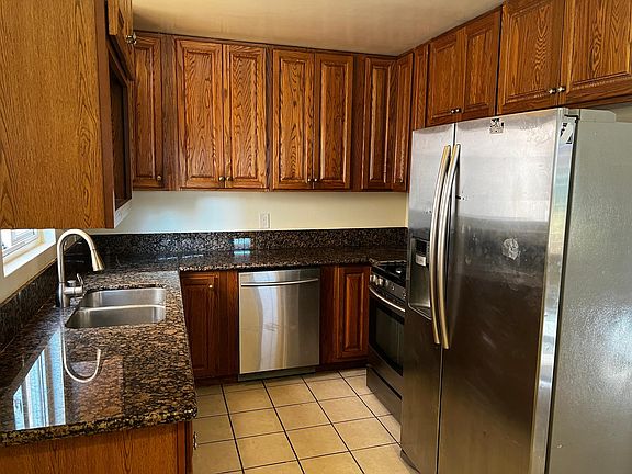 3rd image of 13821 Hawthorne Way APT A
