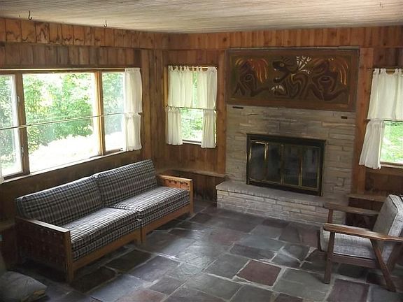 2nd image of 140 Winnet Dr