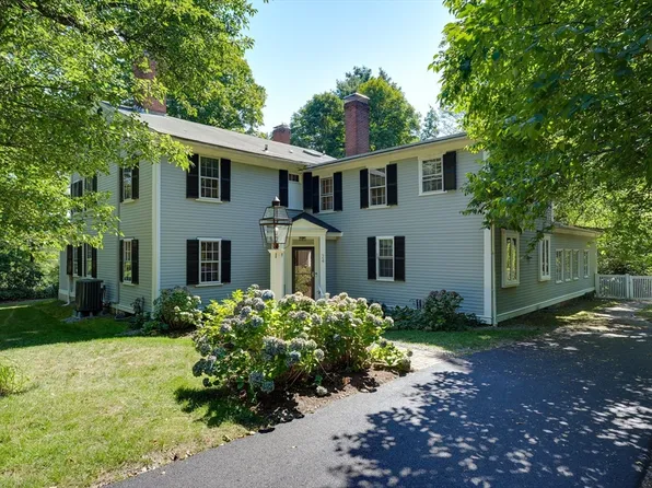 24 Leominster Rd, Lunenburg, MA 01462