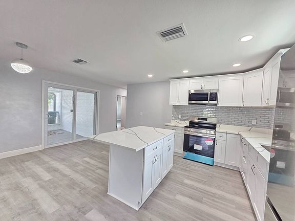 5th image of 3037 SE 37th Ave