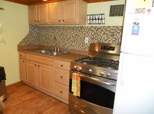 2 Park Dr, Coraopolis, PA