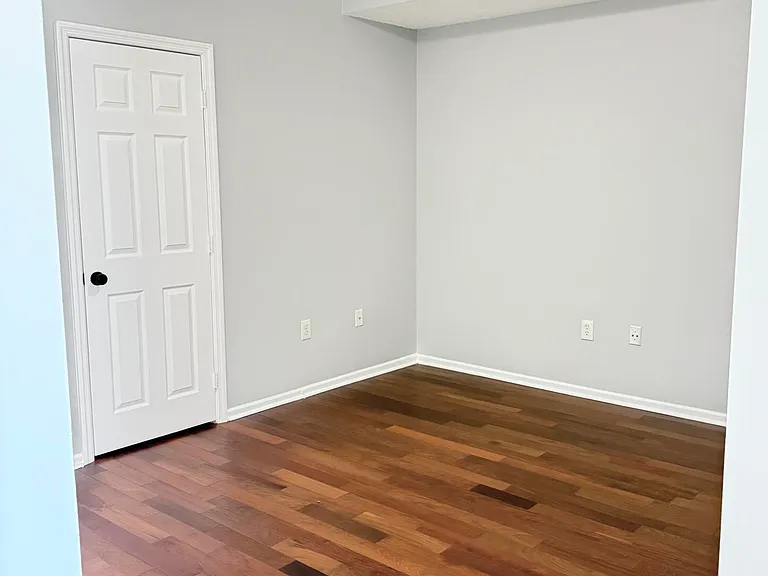 2080 Greenview Shores Blvd #413 — Photo 4