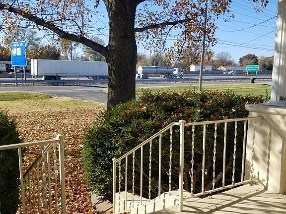 5th image of 13 N Service Rd