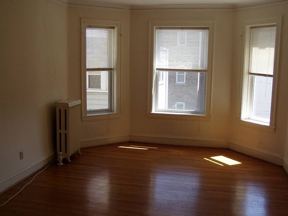 2nd image of 1447 W Carmen Ave #B3n