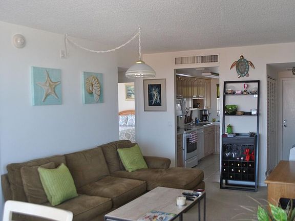 3rd image of 140 Seaview Ct APT 1401N