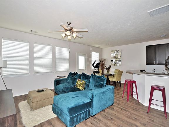 5th image of 2725 Maybrook Hollow Ln