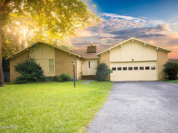 2nd image of 1504 Darby Place