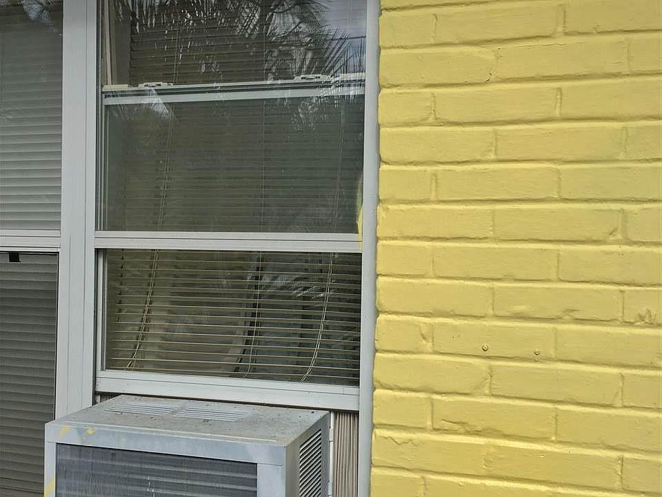 2nd image of 200 Holmes Dr #B