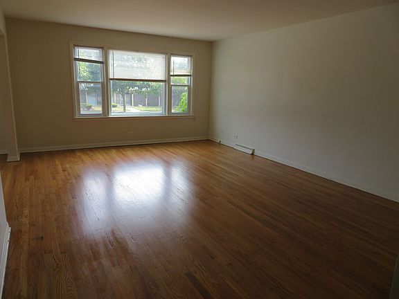 4th image of 6876 N Lincoln Ave #1