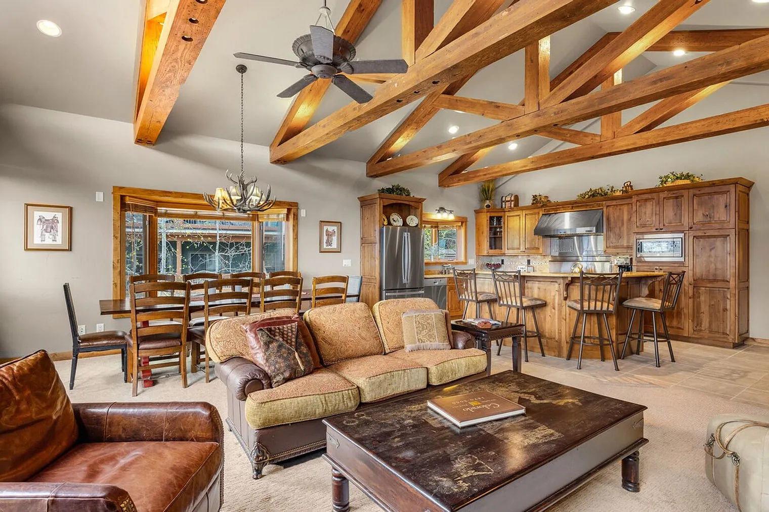4 bed, 3.5 bath, $7,368 — Photo 2