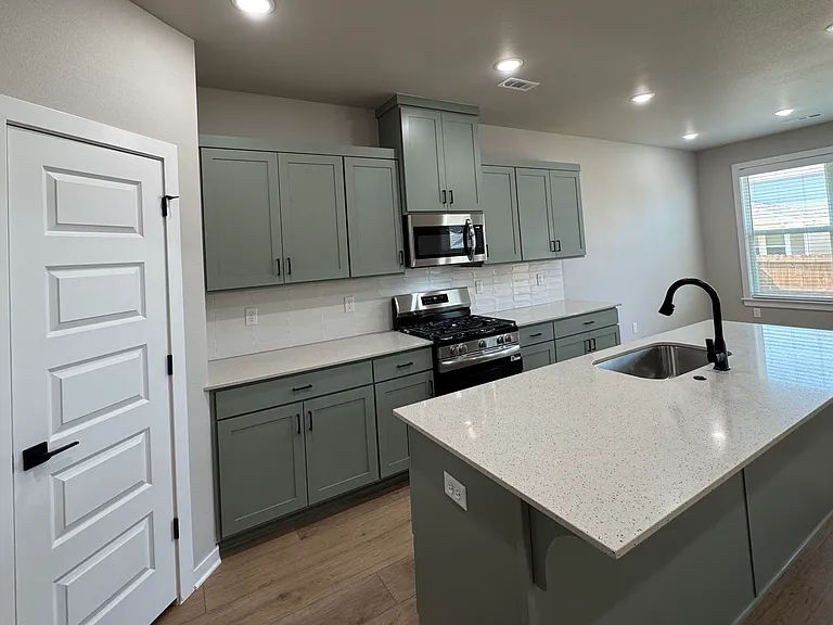 5910 SW Desert Ave — Photo 7