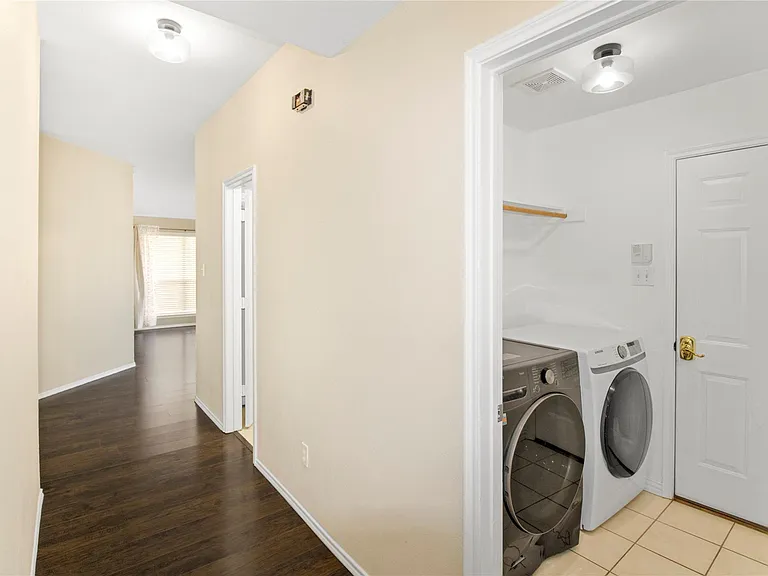 605 Chestnut Ct — Photo 29