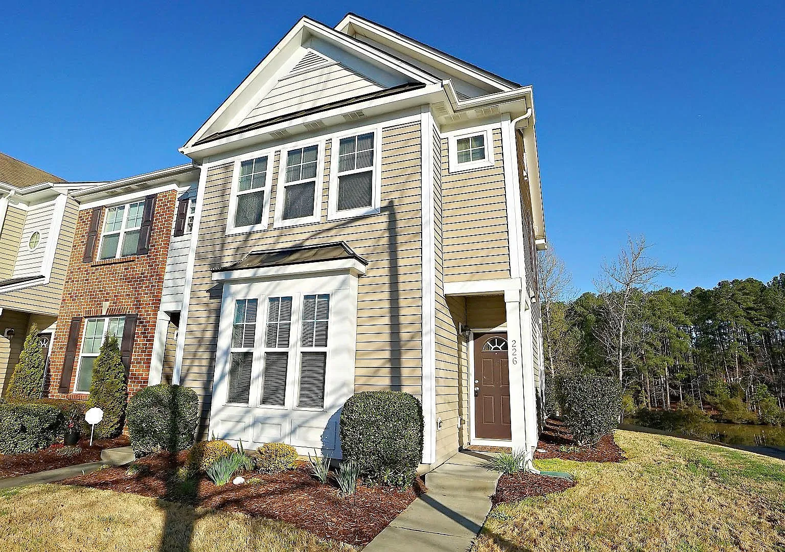 100 Stratford Lakes Dr — Photo 1