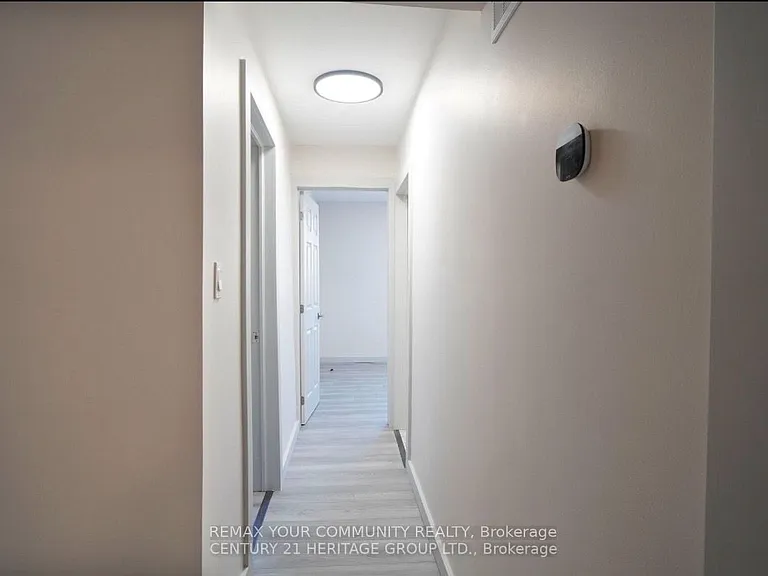 236 Simcoe Ave — Photo 29