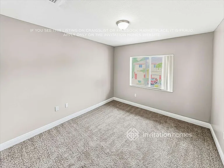 4942 SW 66th Ter — Photo 17